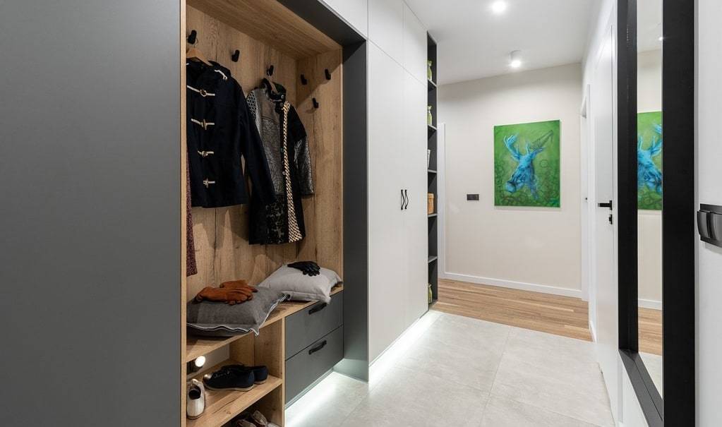 Les couleurs incontournables du dressing moderne